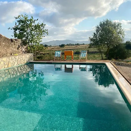 Masia Entre Vinedos Y Mar Holiday home Saifores