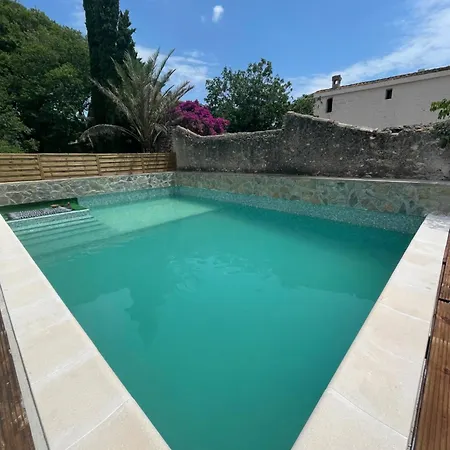 Masia Entre Vinedos Y Mar Holiday home Saifores